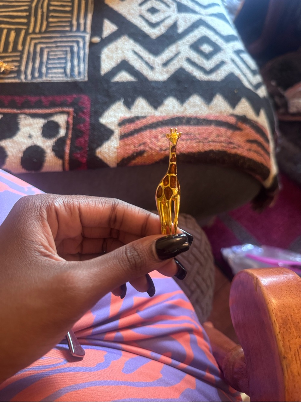 Gold Giraffe Brooch
